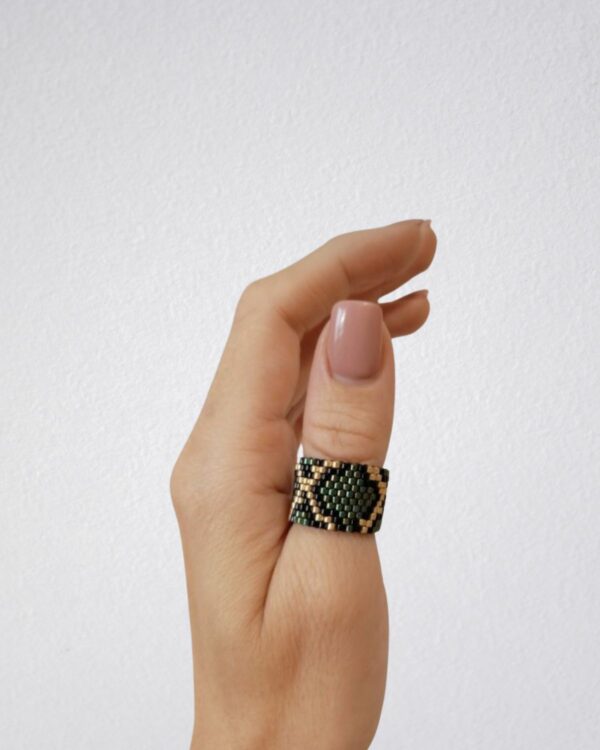 Miyuki Ring - Aurora - Elegant jewelry piece with shimmering details